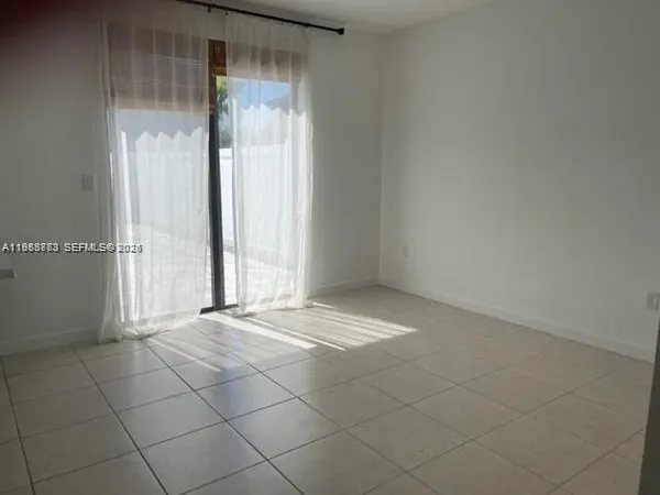 $3,400 | Hialeah, Hialeah, FL 33018