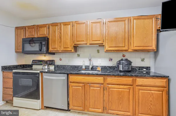 $265,000 | 3905 Darleigh Road, Unit F, Nottingham, MD 21236