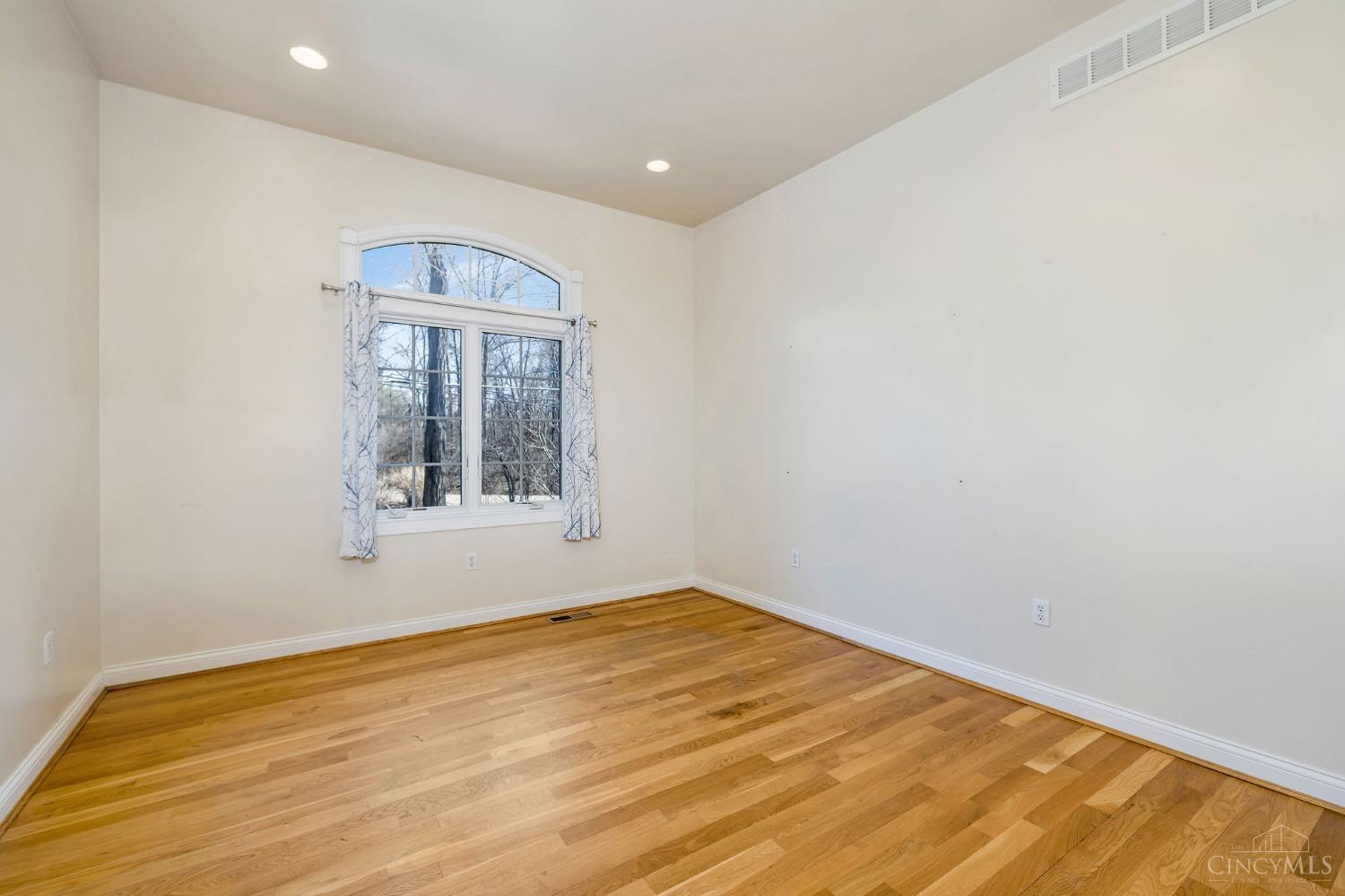 11411 Snider Road Cincinnati, OH 45249 - Photo 47 of 57 Office/Study