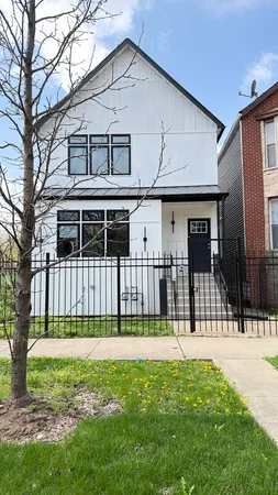 $2,200 | 6350 South St Lawrence Avenue, Unit 1, Chicago, IL 60637