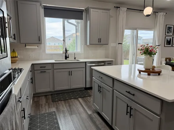 $2,700 | 503 Gray Fox Loop, Hutto, TX 78634