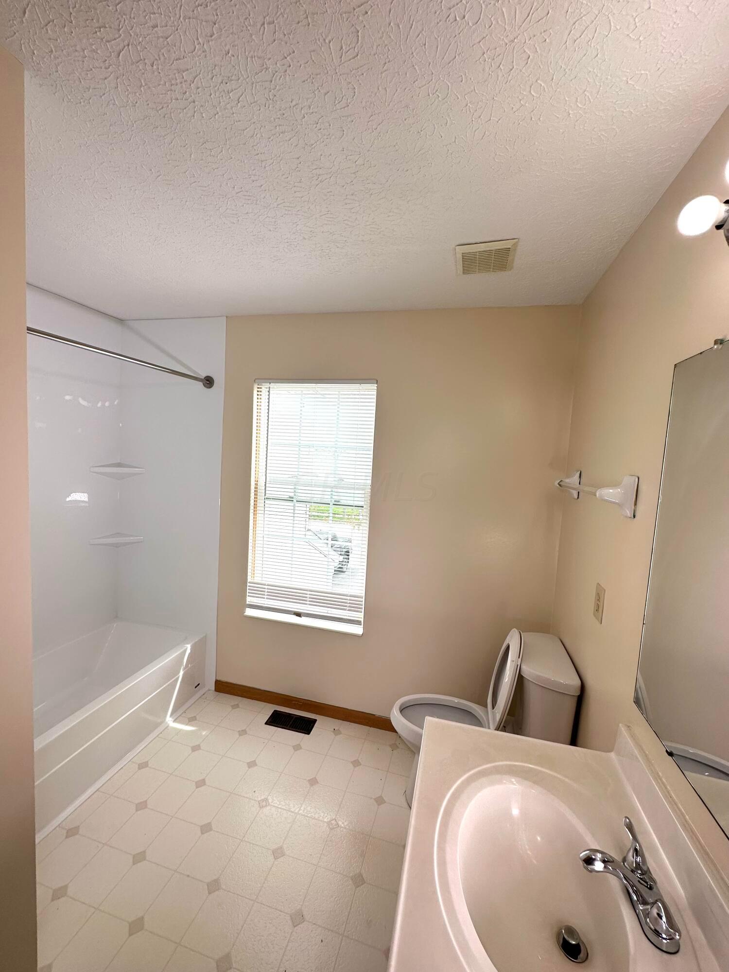 2746 Northwold Road Columbus, OH 43231 - Photo 16 of 31 master bedrooms full size bathroom