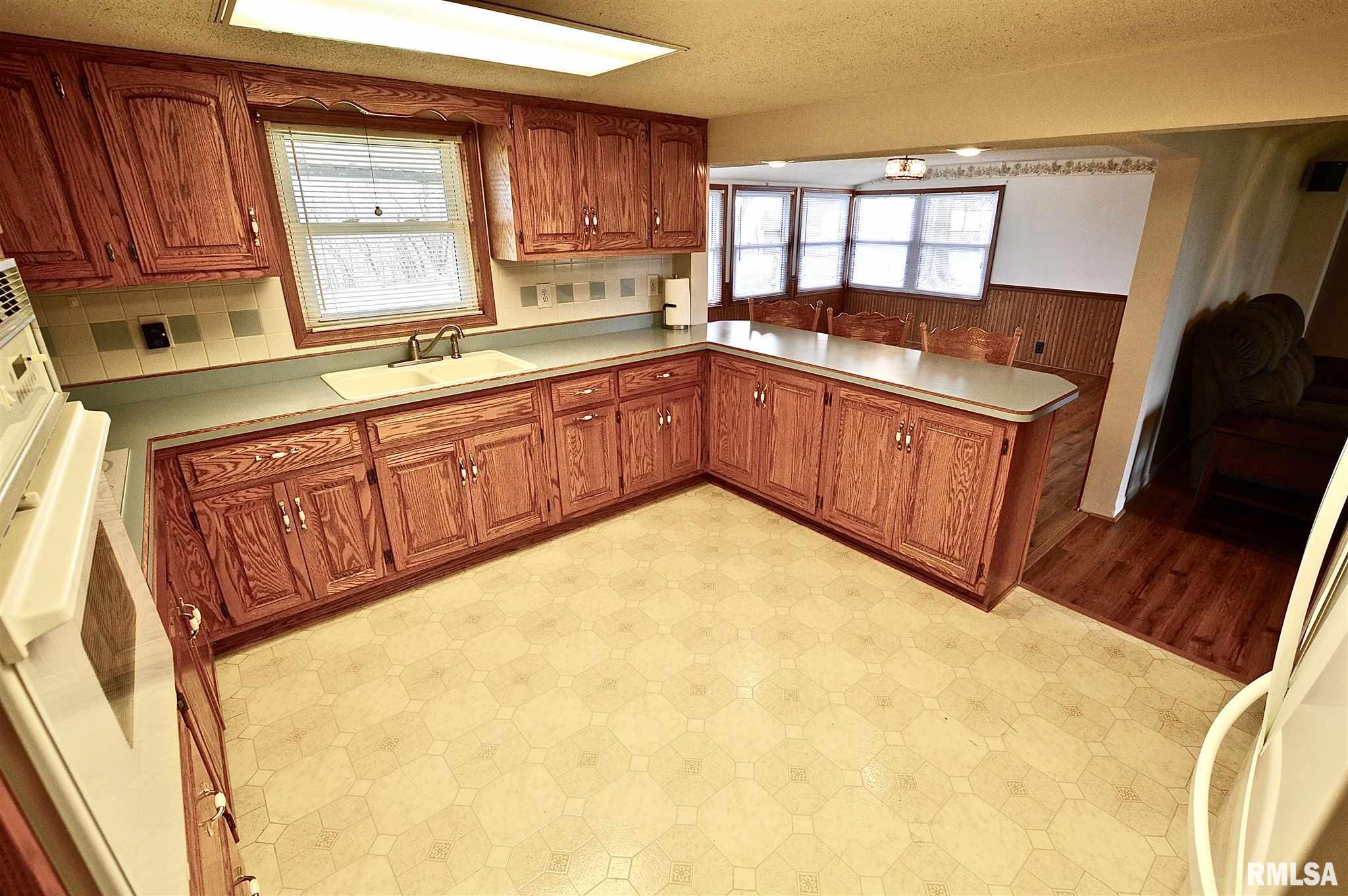 2378 Hazlett Road Springfield, IL 62707 - Photo 14 of 39