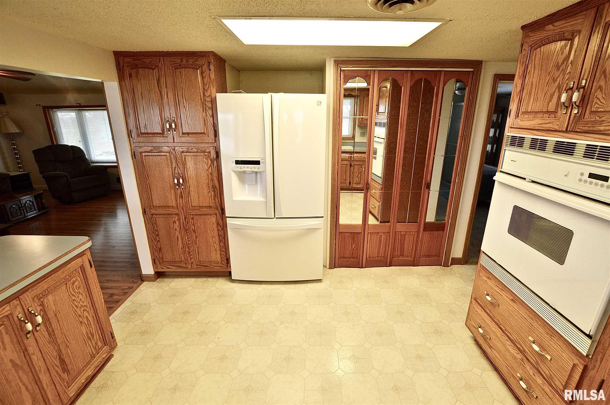 2378 Hazlett Road Springfield, IL 62707 - Photo 15 of 39