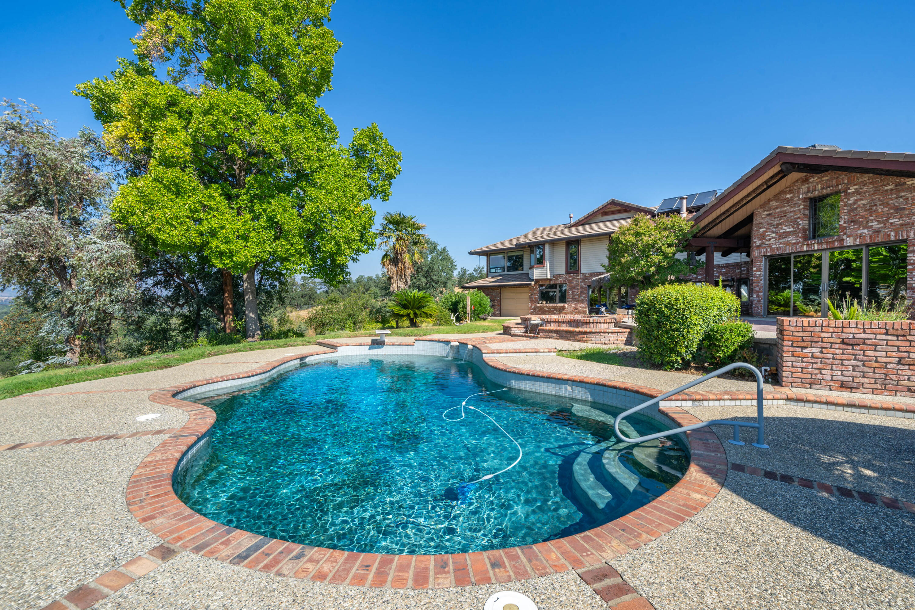 910 River Bend Road Redding, CA 96003 - Photo 17 of 92 910 River Bend Rd-20