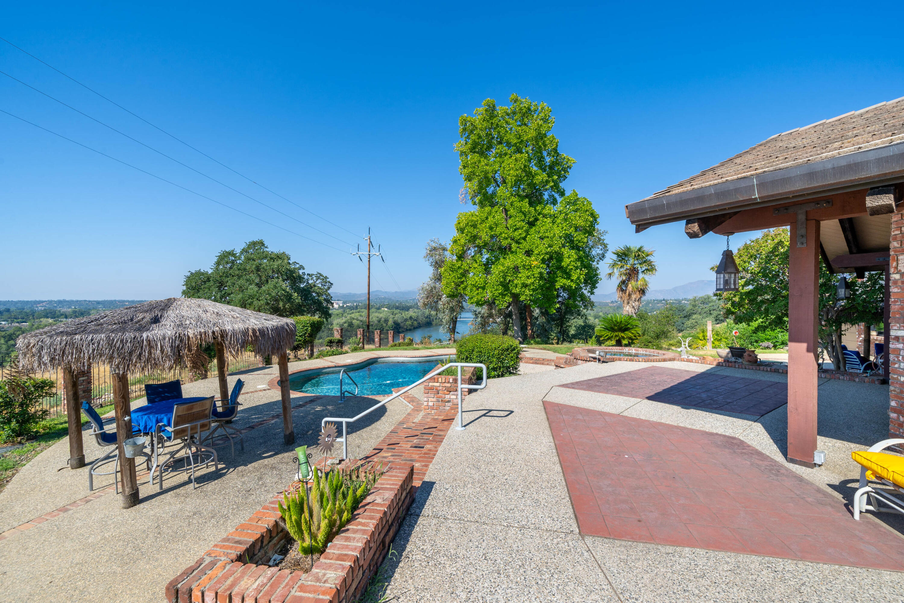 910 River Bend Road Redding, CA 96003 - Photo 23 of 92 910 River Bend Rd-17