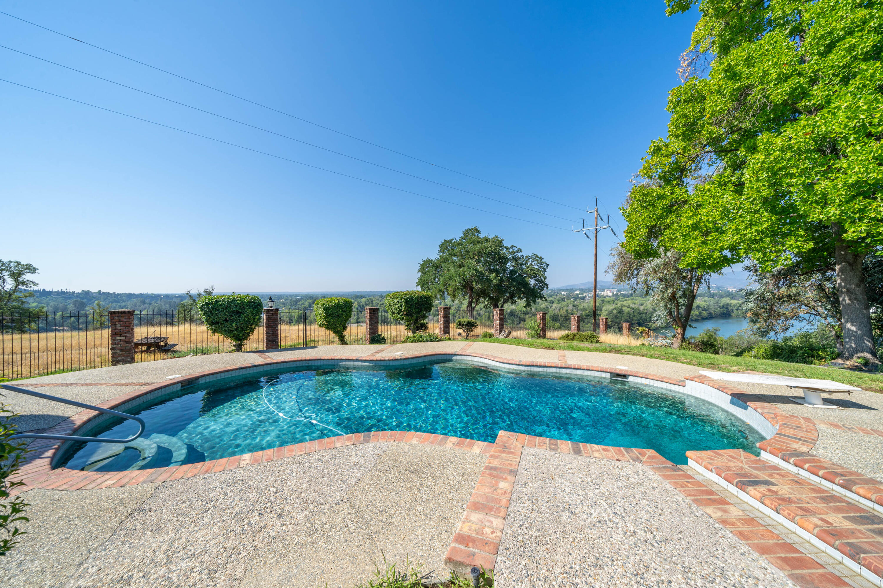 910 River Bend Road Redding, CA 96003 - Photo 29 of 92 910 River Bend Rd-26