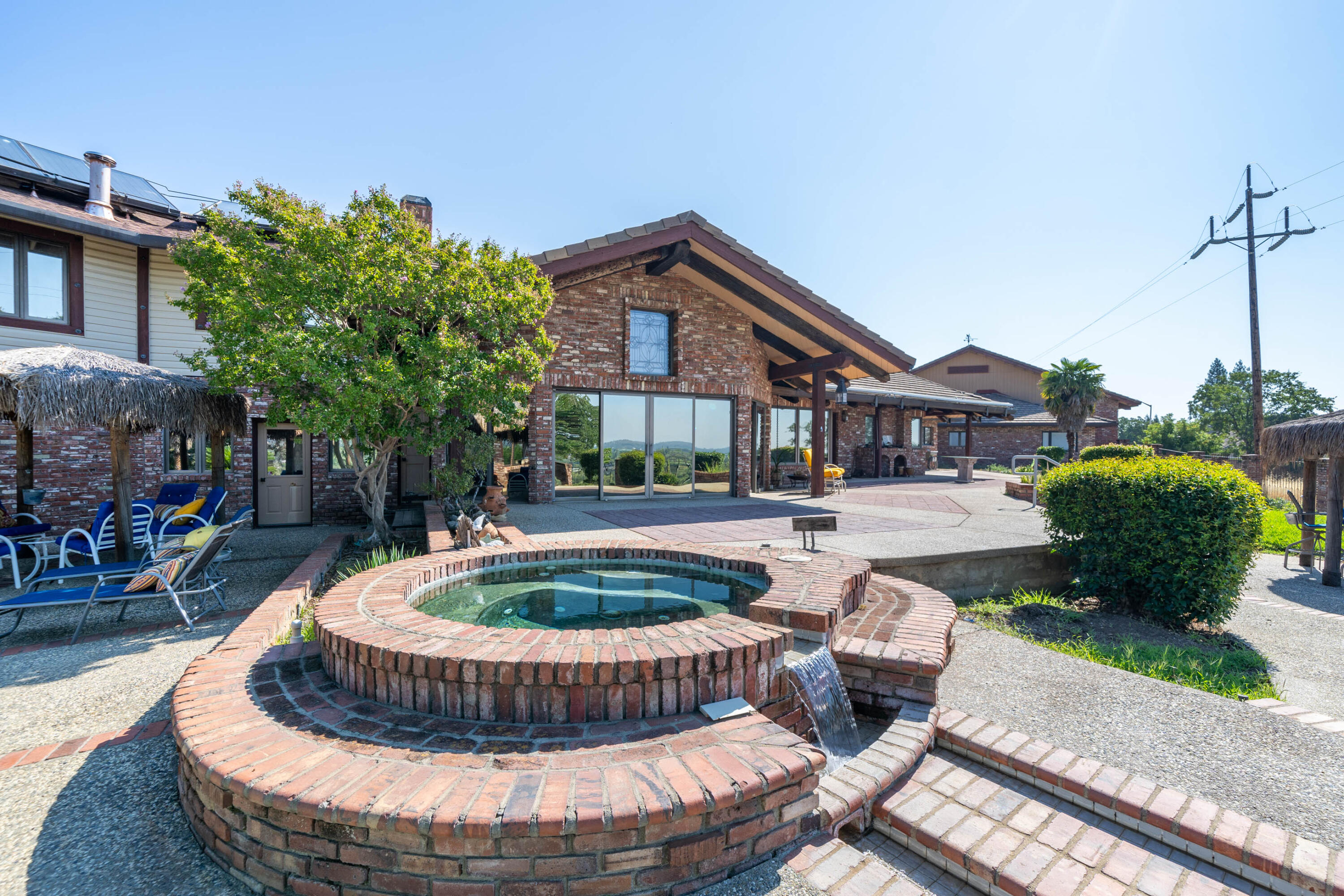 910 River Bend Road Redding, CA 96003 - Photo 30 of 92 910 River Bend Rd-27