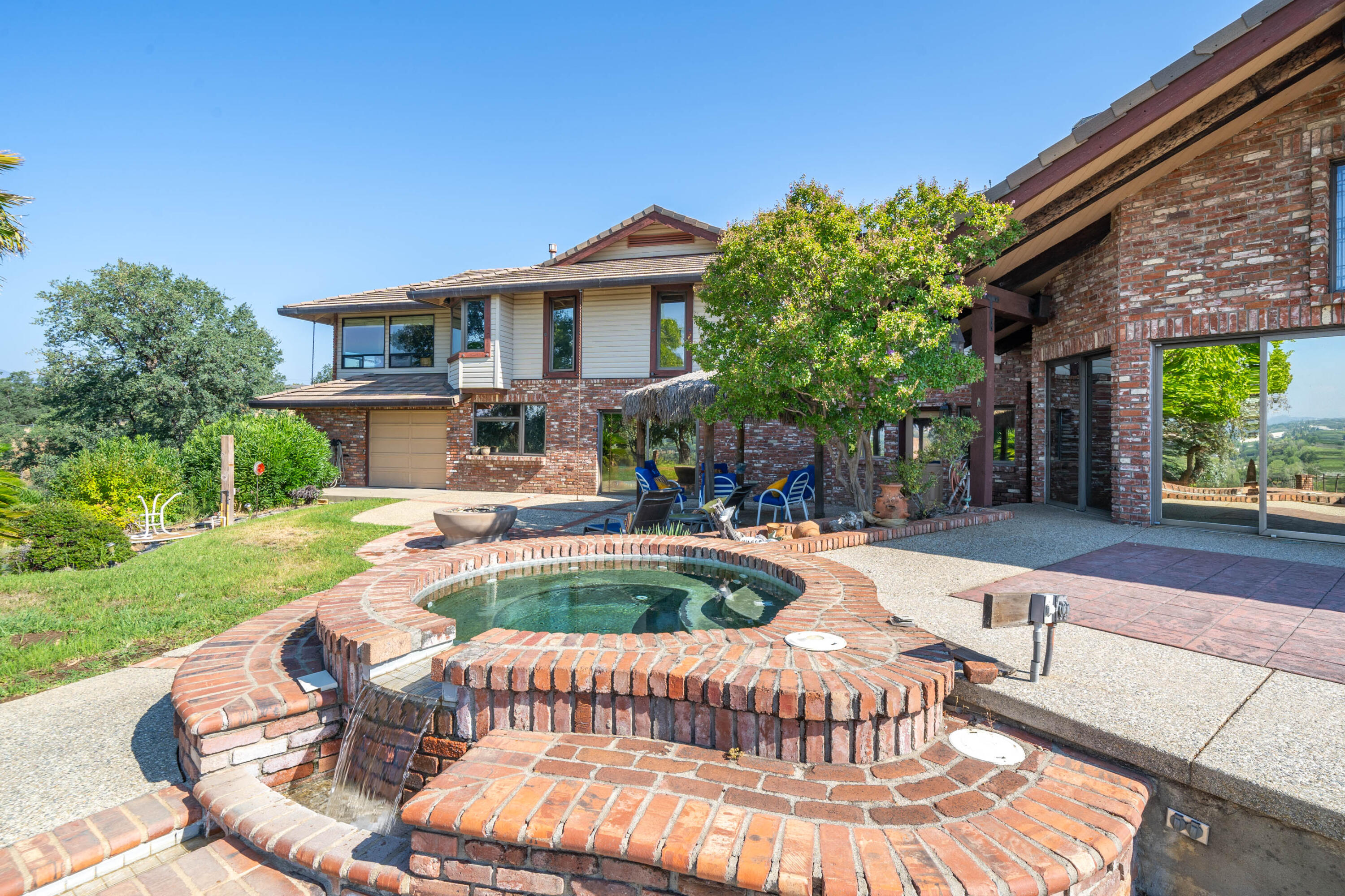 910 River Bend Road Redding, CA 96003 - Photo 31 of 92 910 River Bend Rd-28