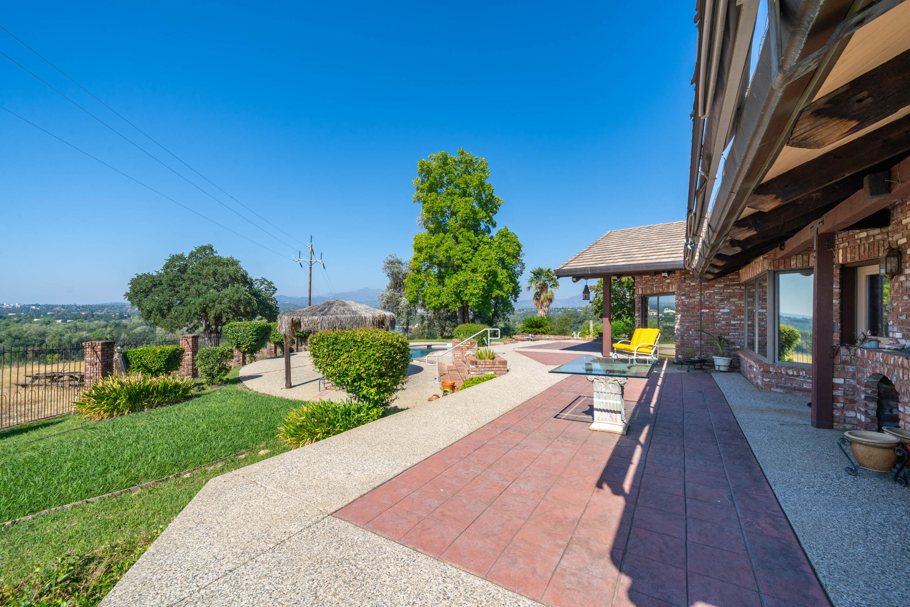 910 River Bend Road Redding, CA 96003 - Photo 35 of 92 910 River Bend Rd-32