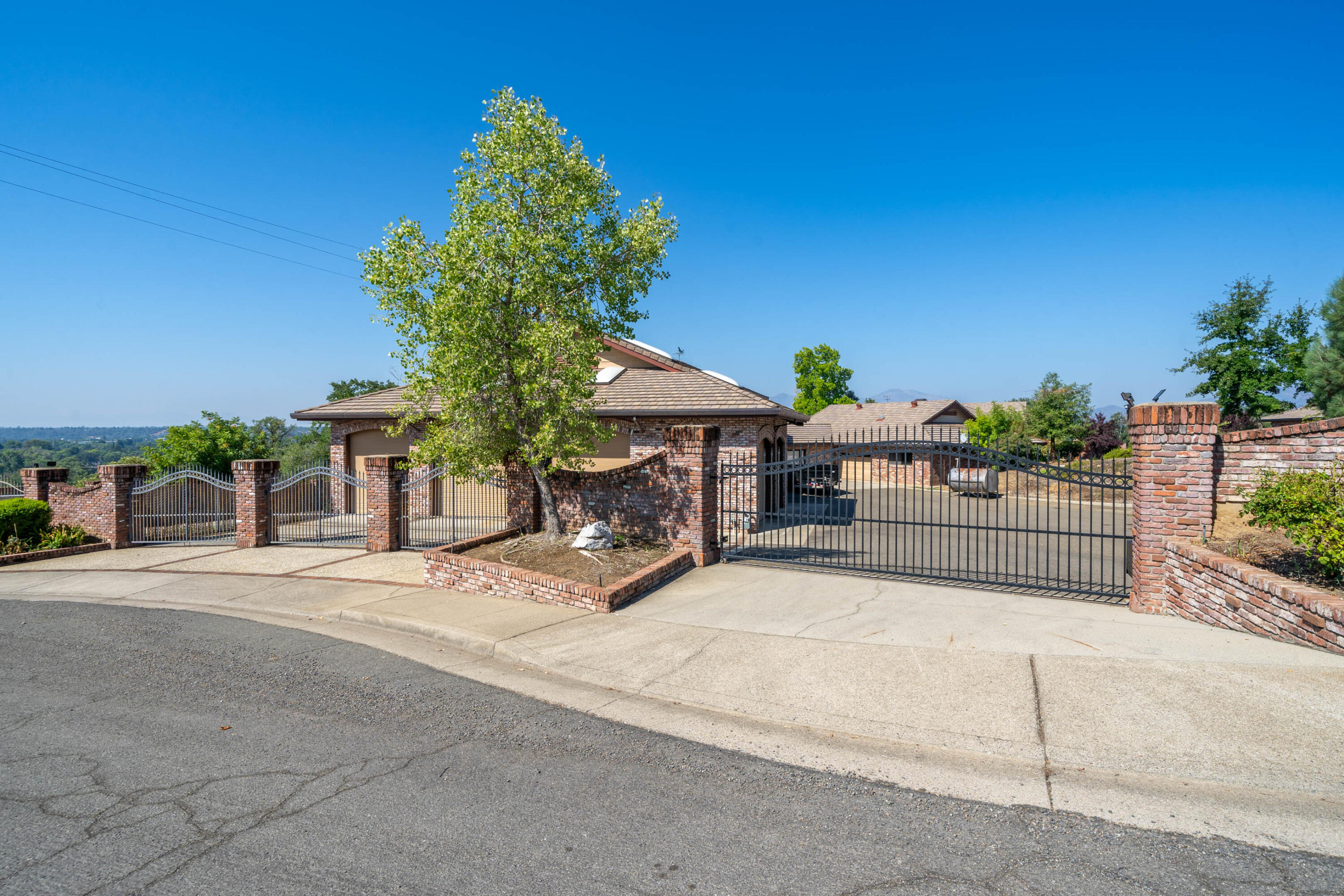 910 River Bend Road Redding, CA 96003 - Photo 49 of 92 910 River Bend Rd-59