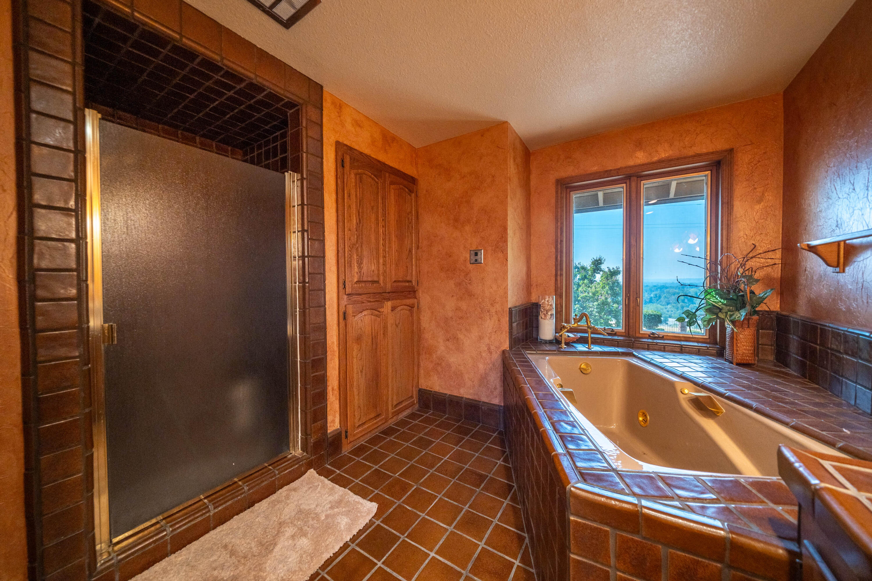 910 River Bend Road Redding, CA 96003 - Photo 66 of 92 Interior-16