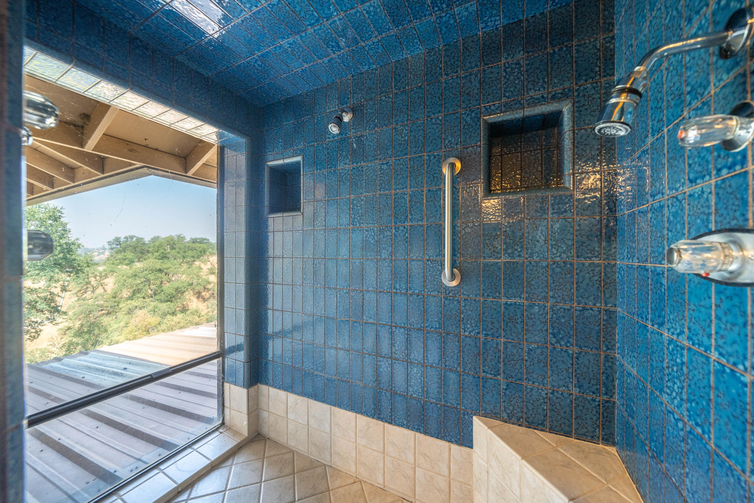 910 River Bend Road Redding, CA 96003 - Photo 67 of 92 Interior-17