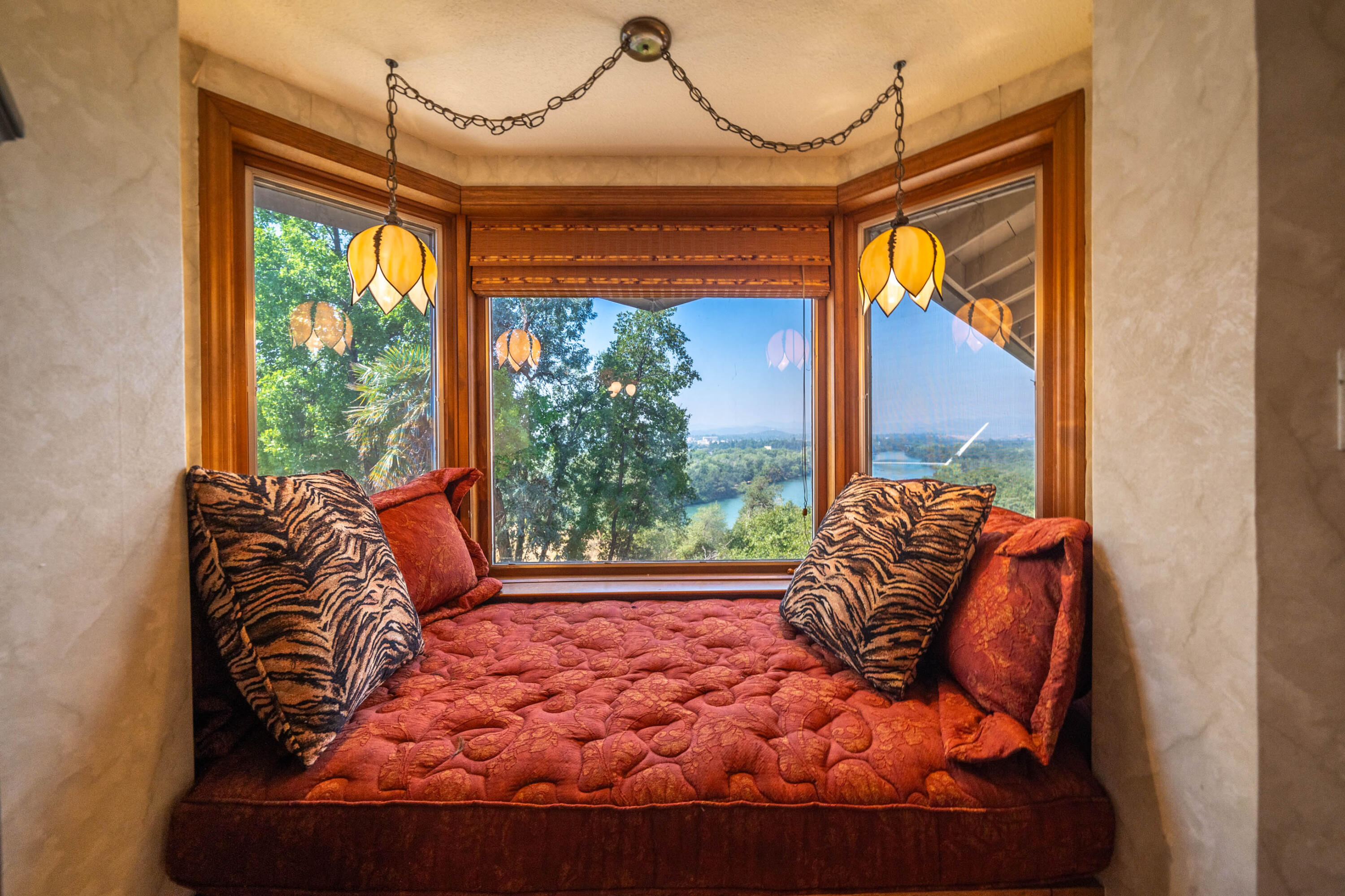 910 River Bend Road Redding, CA 96003 - Photo 71 of 92 Interior-21