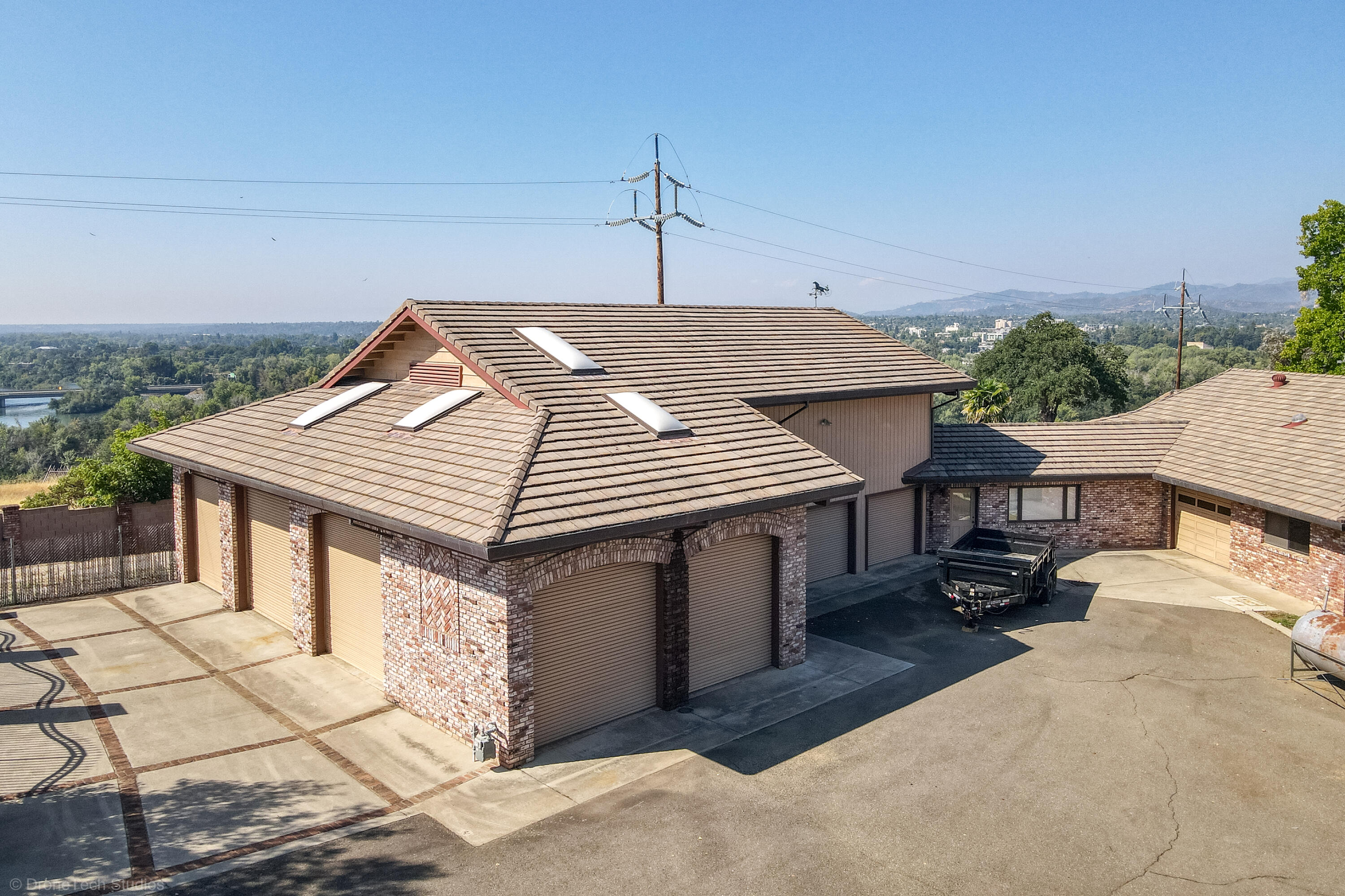 910 River Bend Road Redding, CA 96003 - Photo 89 of 92 a front view of a house with a balcony