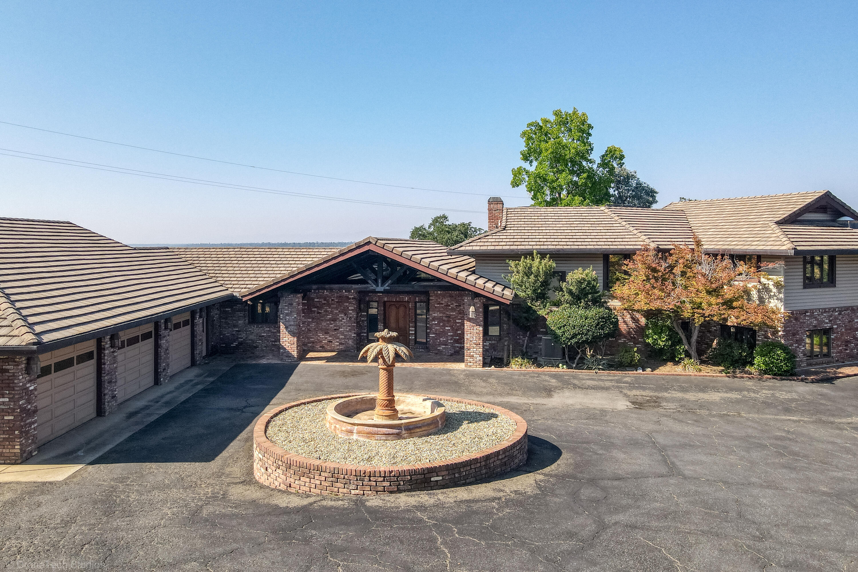 910 River Bend Road Redding, CA 96003 - Photo 10 of 92 a front view of a house with a yard