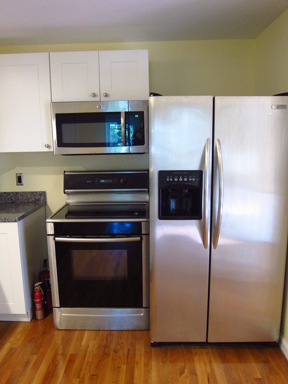 54 Landon Road Milton, MA 02186 - Photo 8 of 25 Gallery Image 8