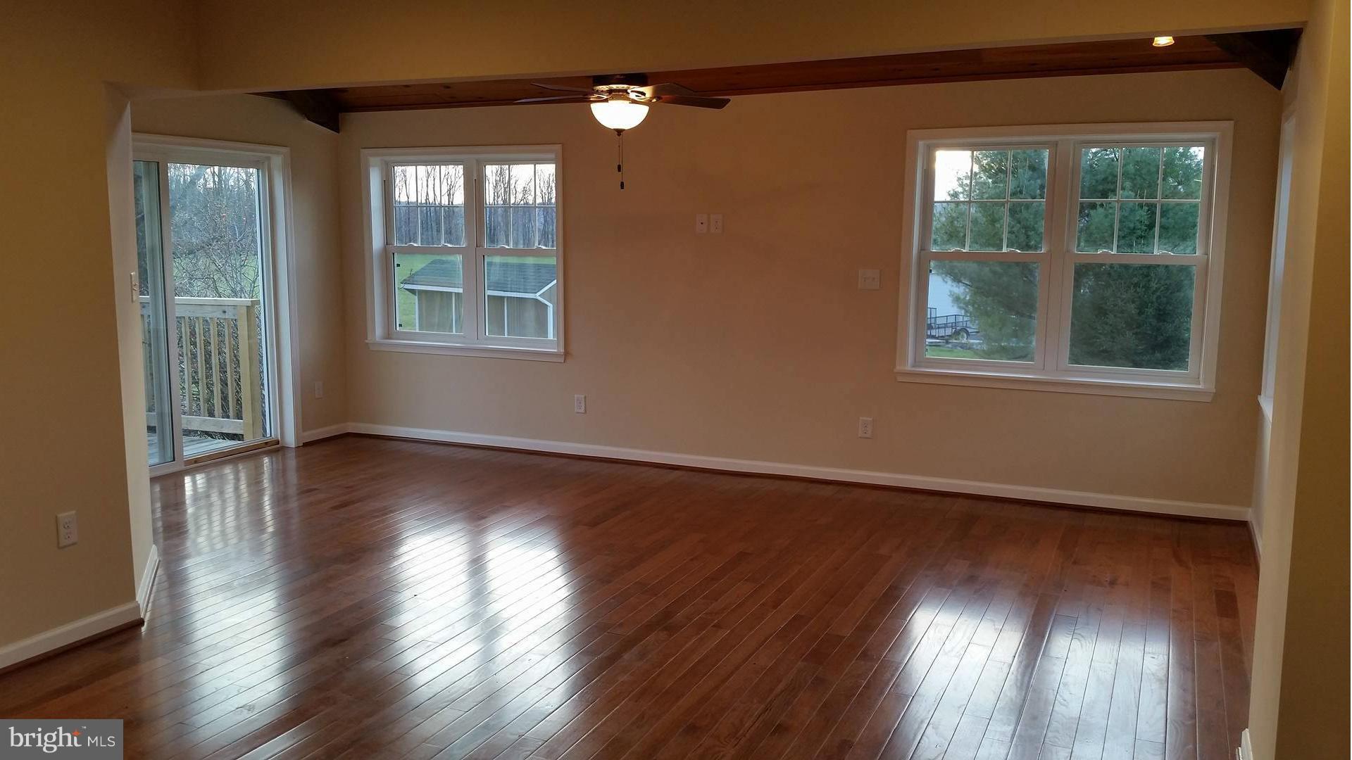 4149 Garfield Road Smithsburg, MD 21783 - Photo 14 of 30 Living Room