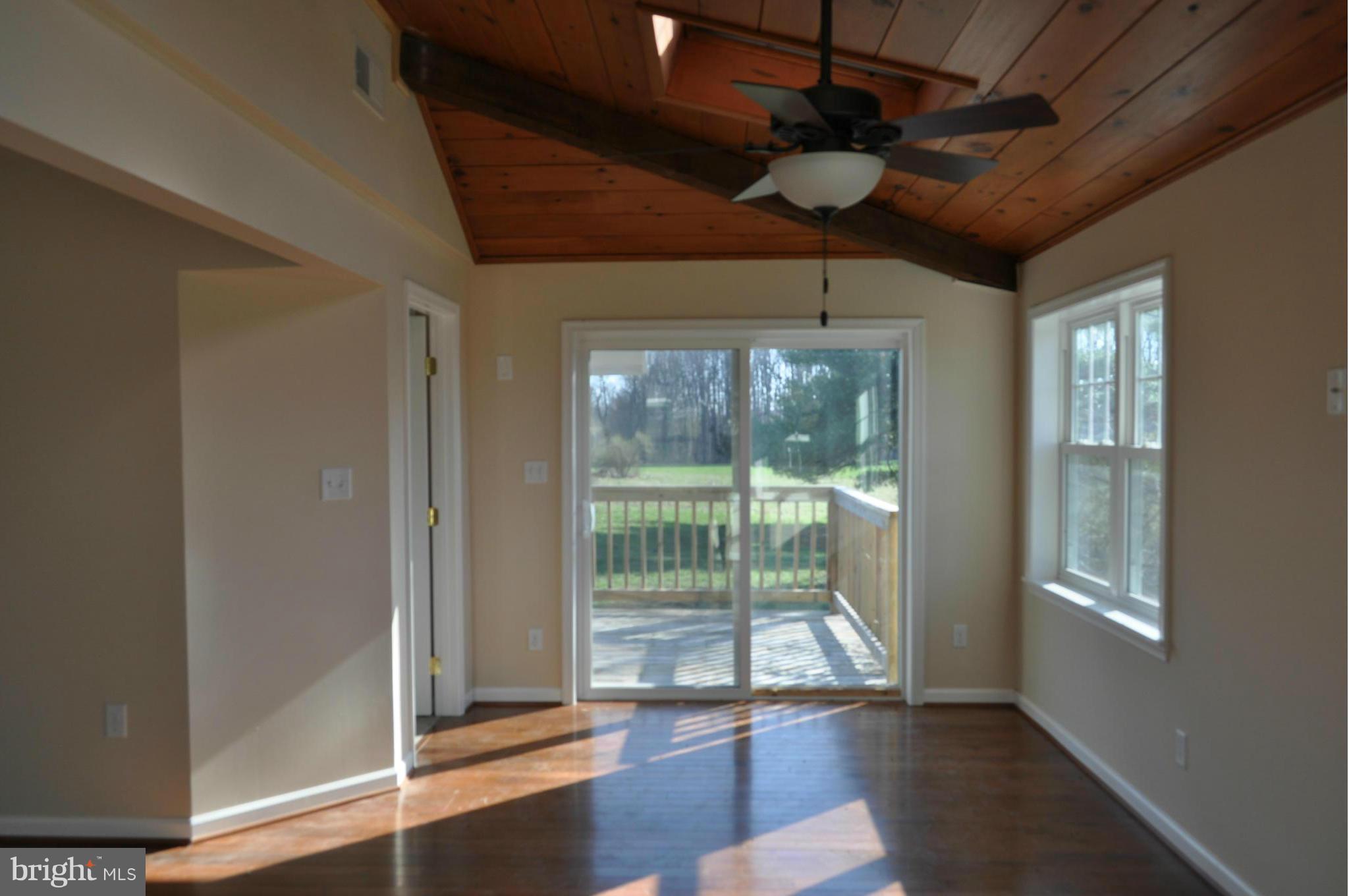 4149 Garfield Road Smithsburg, MD 21783 - Photo 16 of 30 Living Room