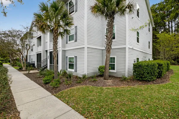 $365,000 | 1300 Park W Boulevard, Unit 816, Mount Pleasant, SC 29466