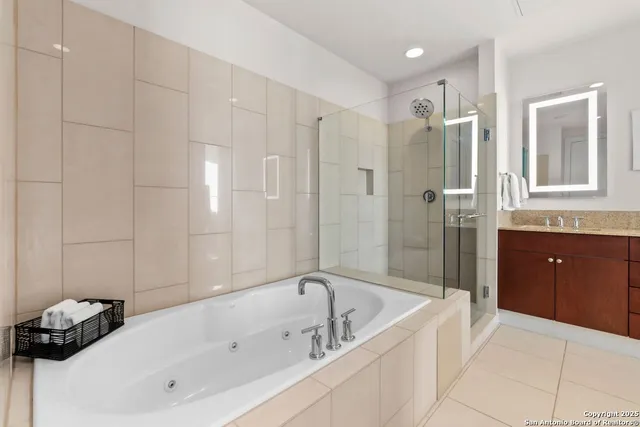 $681,000 | 610 East Market Street, Unit 2905, San Antonio, TX 78205