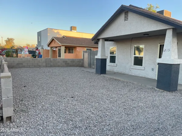 $1,100 | 1215 West Pima Street, Phoenix, AZ 85007