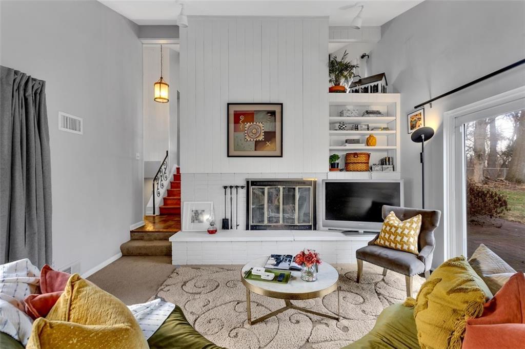 346 Churchill Road Pittsburgh, PA 15235 - Photo 16 of 40 a living room with furniture and a wooden floor