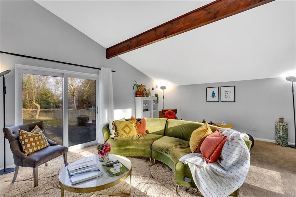 346 Churchill Road Pittsburgh, PA 15235 - Photo 18 of 40 a living room with furniture and a large window
