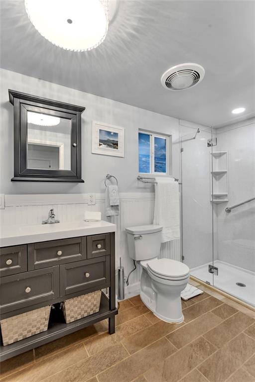 346 Churchill Road Pittsburgh, PA 15235 - Photo 24 of 40 a bathroom with a toilet sink and mirror