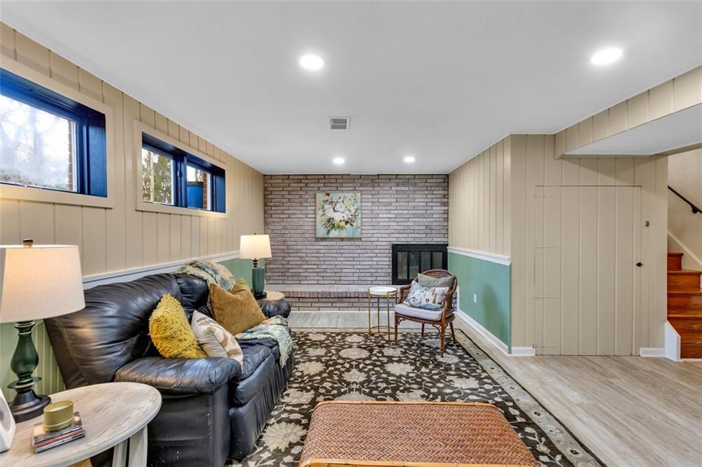346 Churchill Road Pittsburgh, PA 15235 - Photo 31 of 40 a living room with furniture and wooden floor