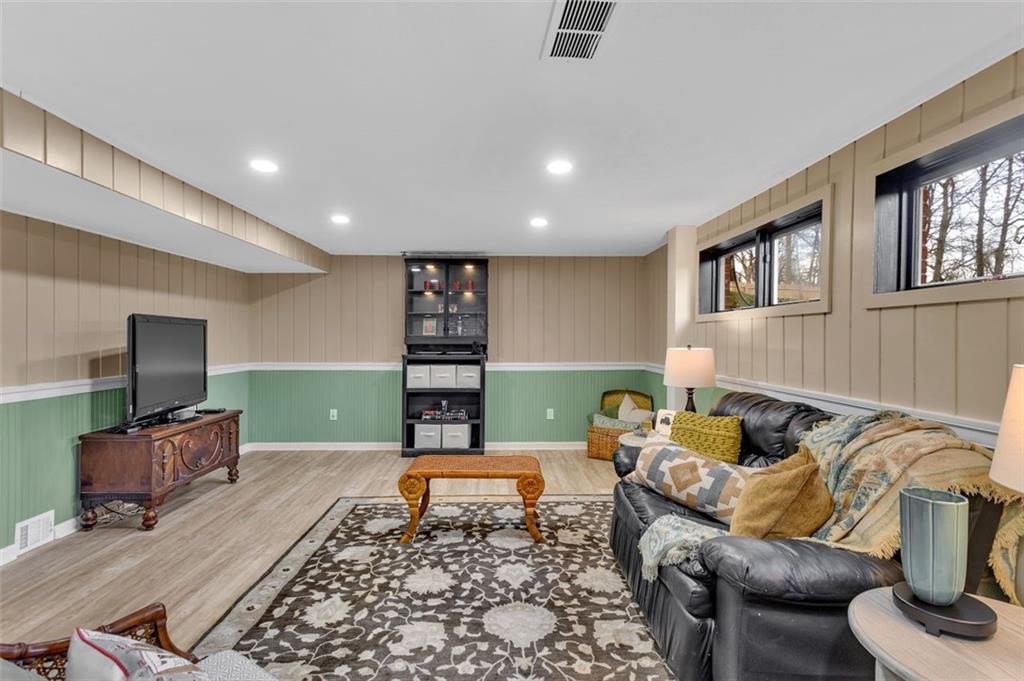 346 Churchill Road Pittsburgh, PA 15235 - Photo 33 of 40 a living room with furniture and a flat screen tv