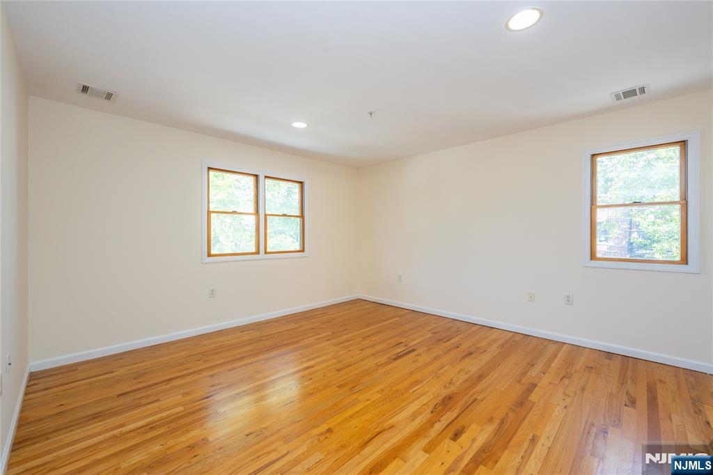 272 Union Avenue, Unit 7 Rutherford, NJ 07070 - Photo 14 of 33