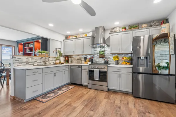 $1,100,000 | 961 Whispering Lane, Hazel Green, WI 53811