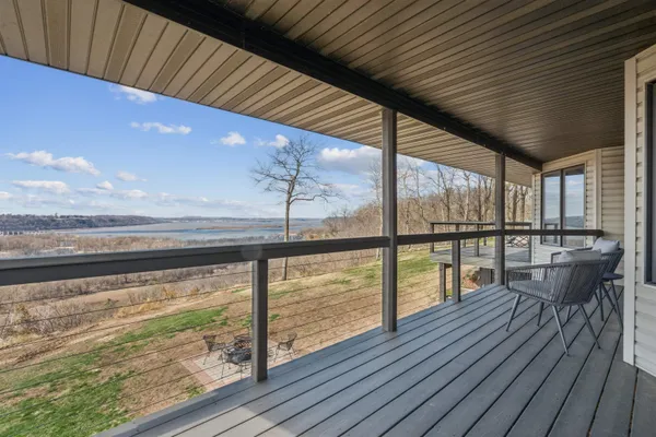 $1,100,000 | 961 Whispering Lane, Hazel Green, WI 53811