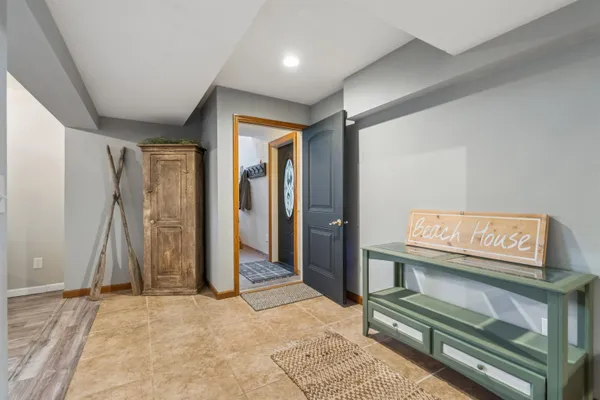 $1,100,000 | 961 Whispering Lane, Hazel Green, WI 53811