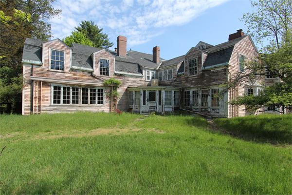 7 Whitcomb Road Dedham, MA 02026 - Photo 3 of 7 Gallery Image 3