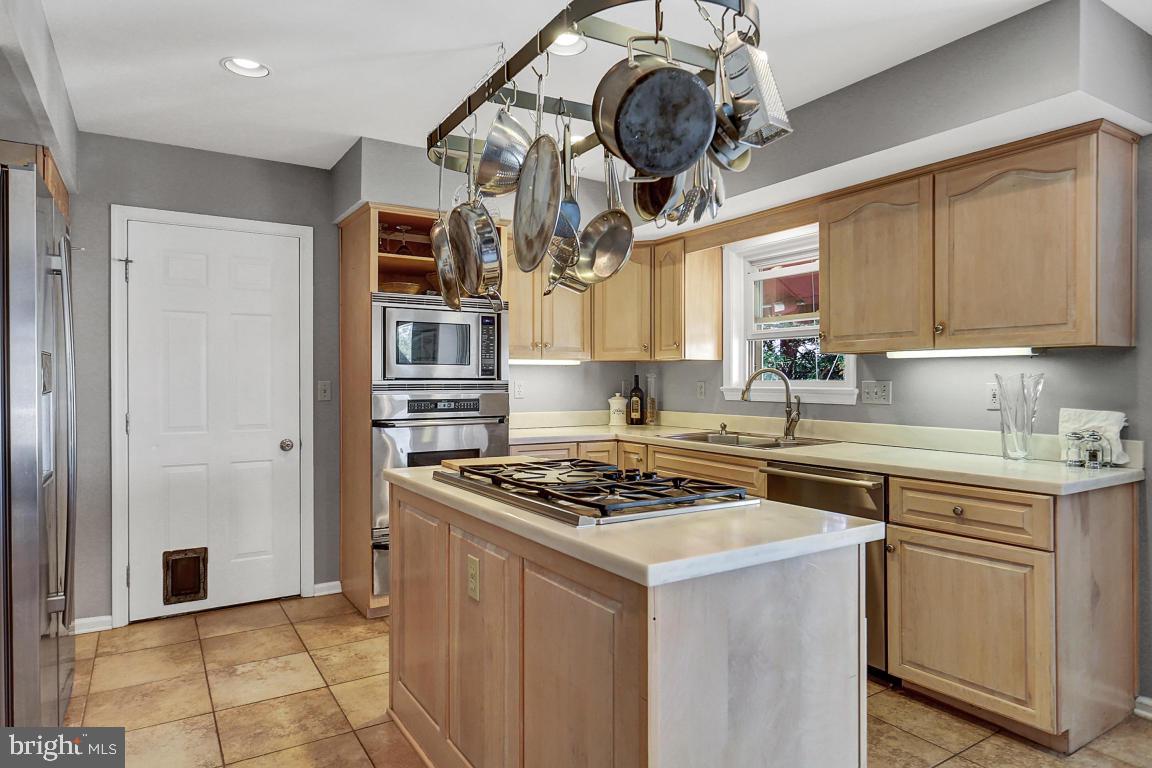 2716 Kreider Road Lititz, PA 17543 - Photo 9 of 35 Gallery Image 9