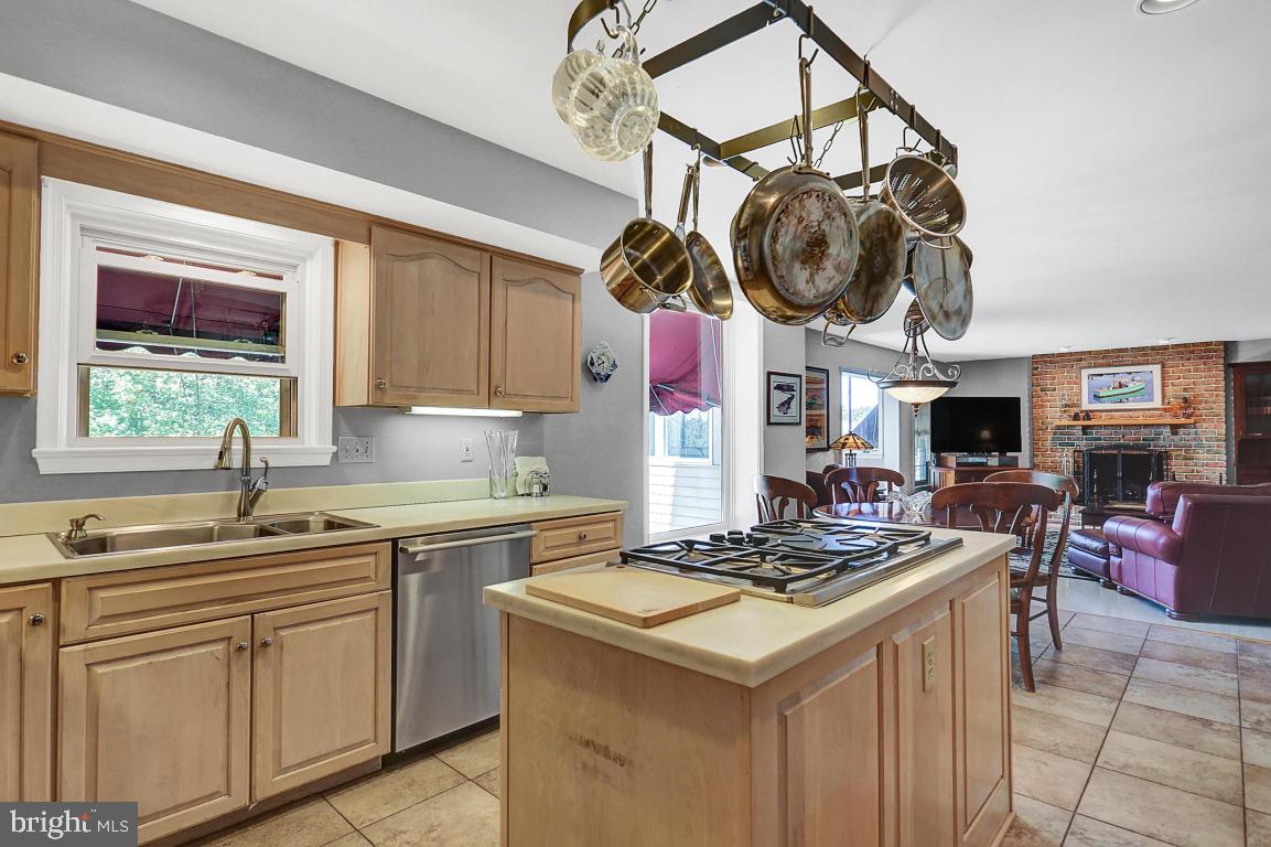 2716 Kreider Road Lititz, PA 17543 - Photo 10 of 35 Gallery Image 10