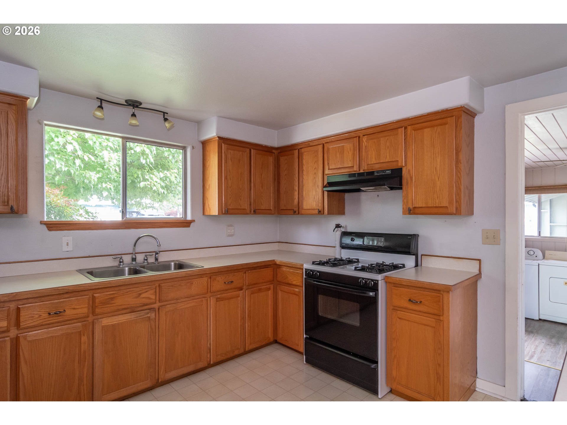 66 Northwest Cary Street Winston, OR 97496 - Photo 11 of 46