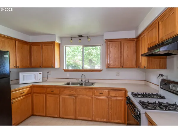 $265,000 | 66 Northwest Cary Street, Winston, OR 97496