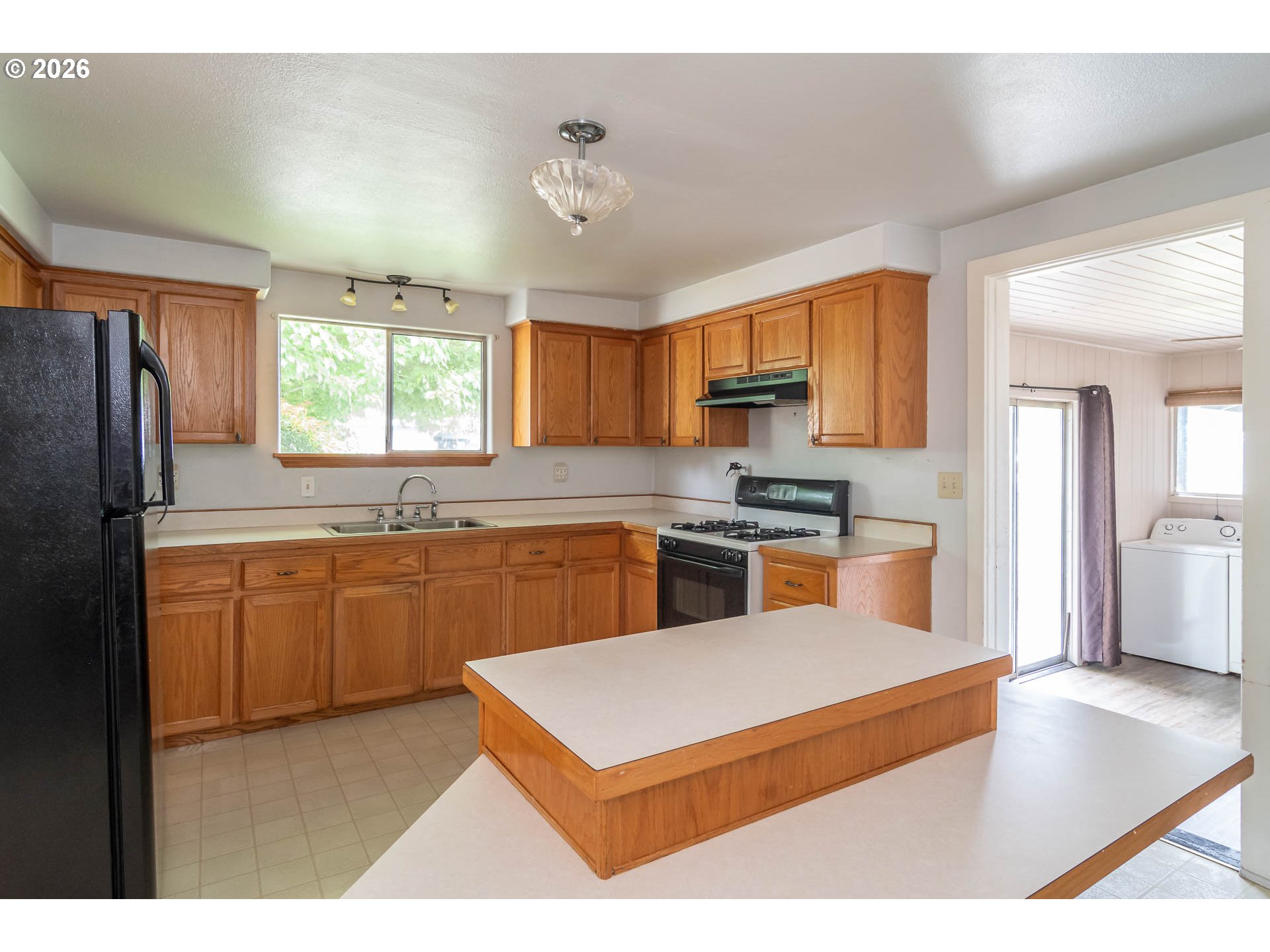 66 Northwest Cary Street Winston, OR 97496 - Photo 15 of 46