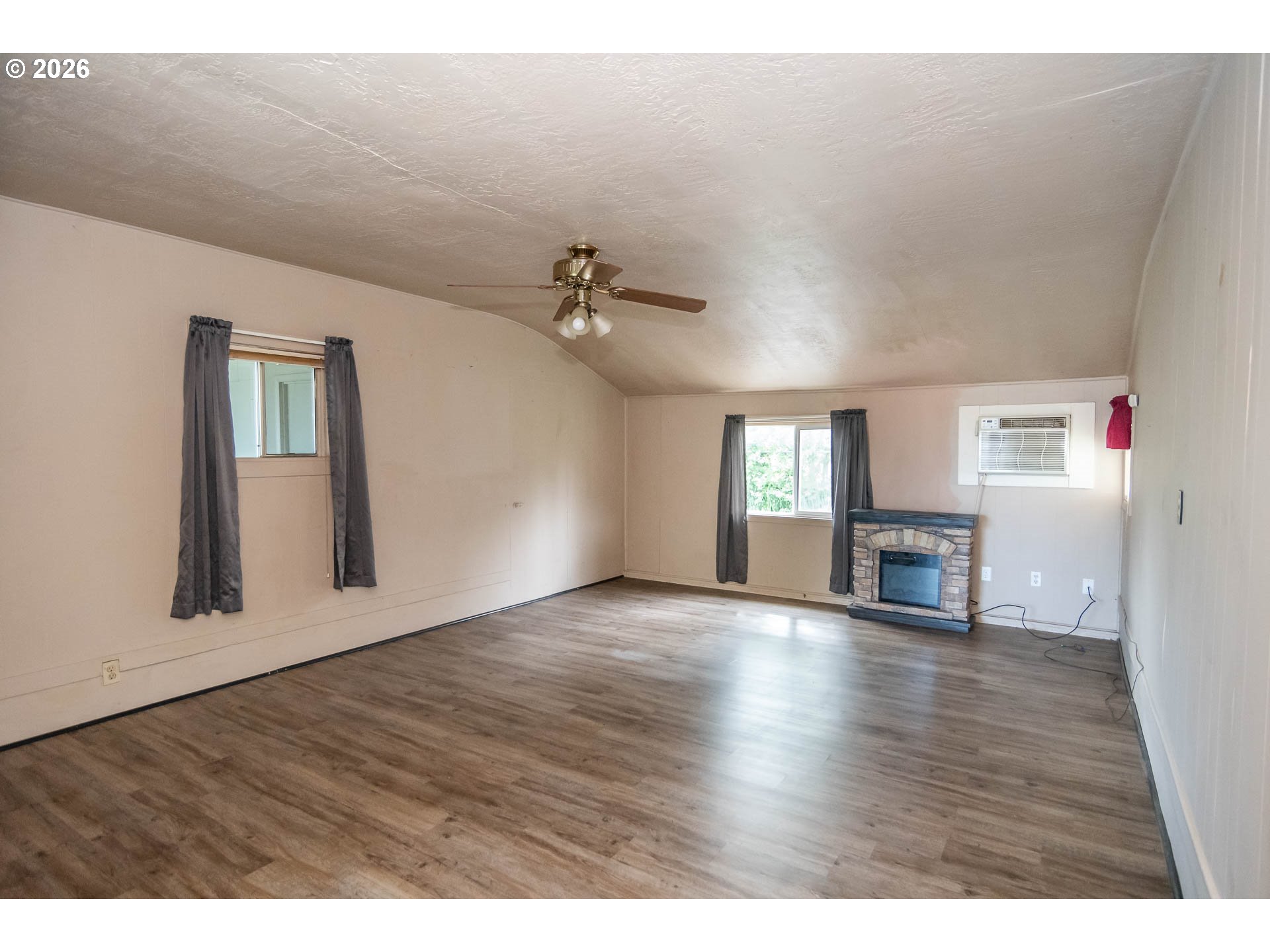 66 Northwest Cary Street Winston, OR 97496 - Photo 9 of 46