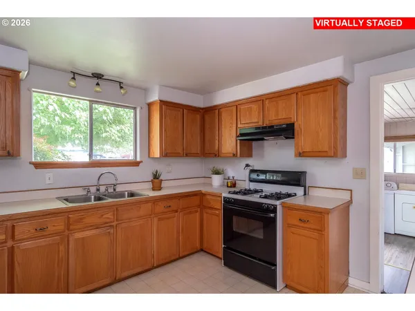 $265,000 | 66 Northwest Cary Street, Winston, OR 97496