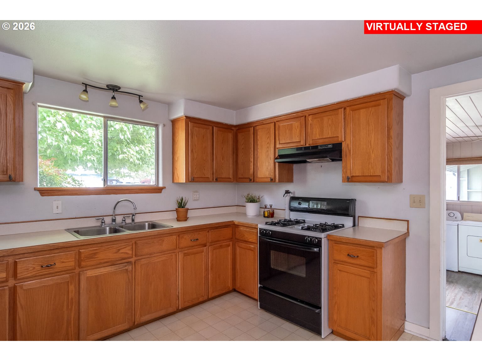 66 Northwest Cary Street Winston, OR 97496 - Photo 10 of 46