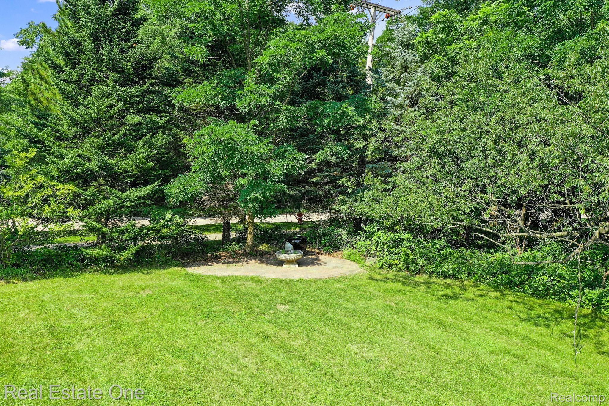 1764 Ridgecrest Rochester, MI 48306 - Photo 39 of 42 DJI_0194.jpg
