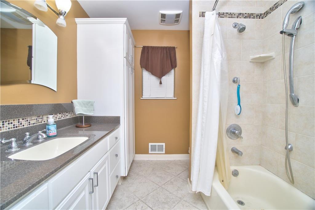 6436 Breamore Road Indianapolis, IN 46220 - Photo 17 of 31 Gallery Image 17