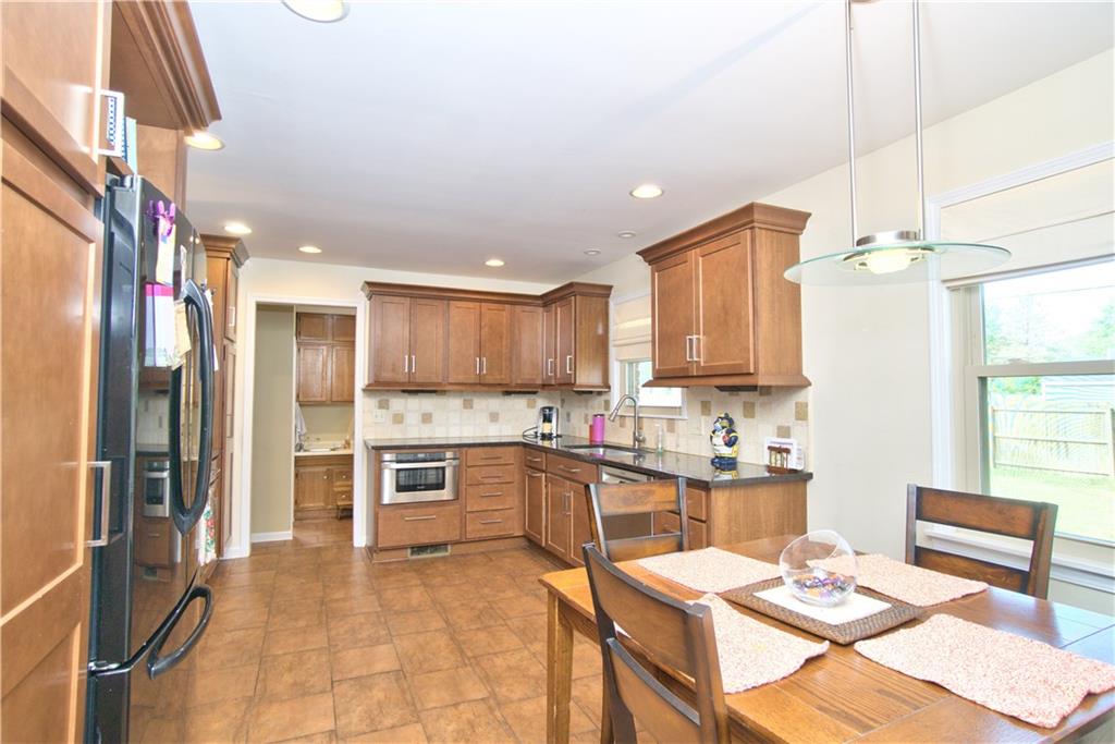 6436 Breamore Road Indianapolis, IN 46220 - Photo 8 of 31 Gallery Image 8