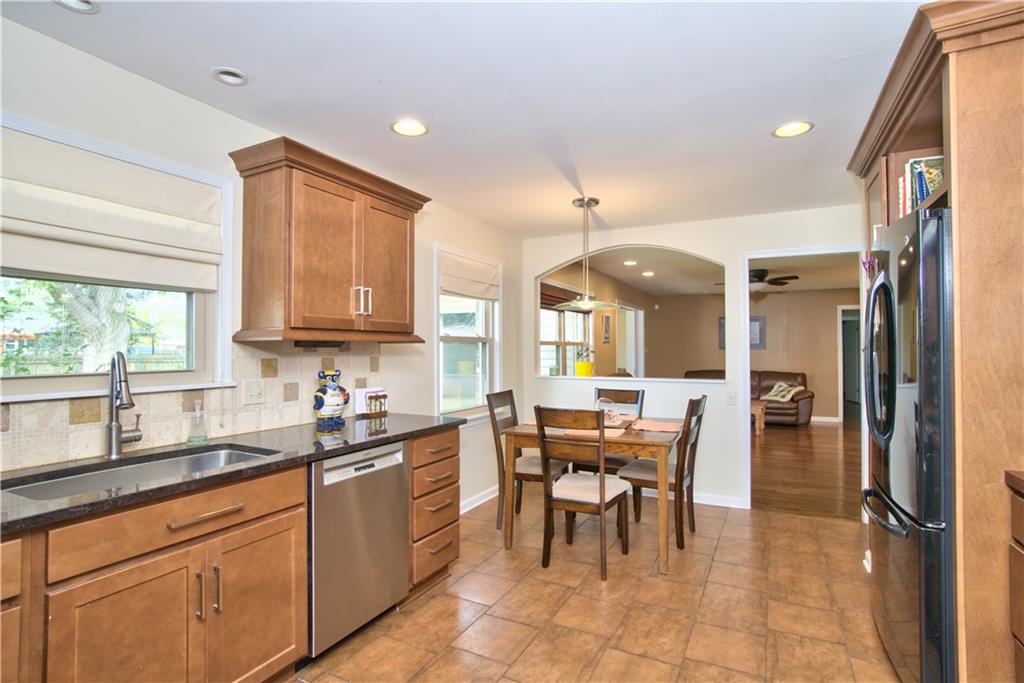 6436 Breamore Road Indianapolis, IN 46220 - Photo 10 of 31 Gallery Image 10