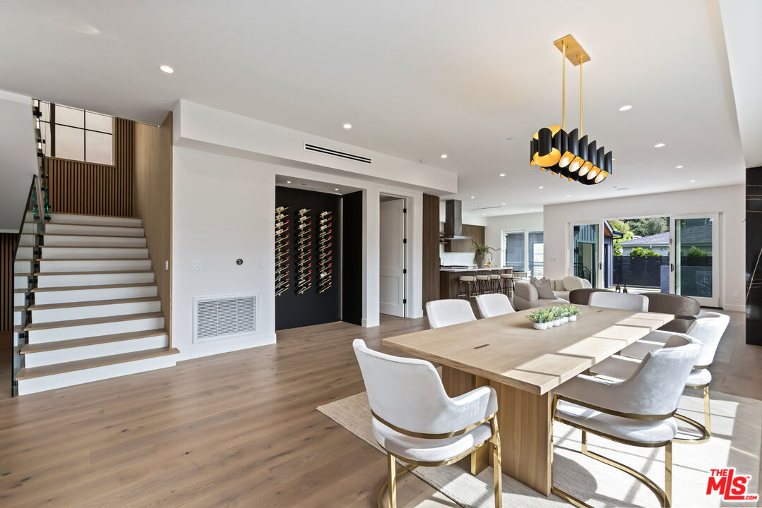 908 Rosecrans Avenue Manhattan Beach, CA 90266 - Photo 14 of 58