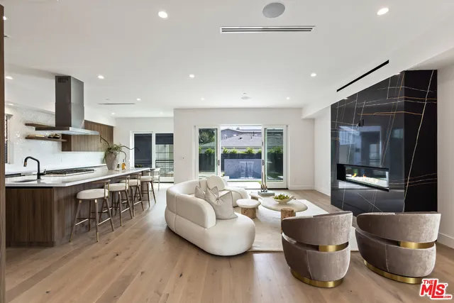 $4,200,000 | 908 Rosecrans Avenue, Manhattan Beach, CA 90266